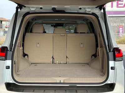 2025 Toyota LAND CRUISER 300 照片 43