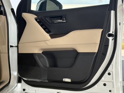 2025 Toyota LAND CRUISER 300 照片 65