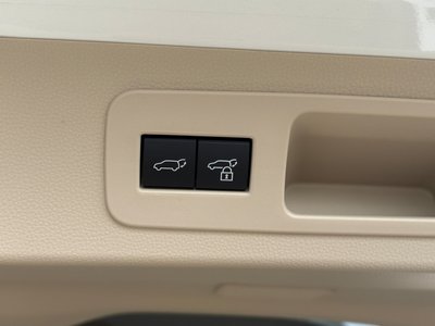 2025 Toyota LAND CRUISER 300 照片 44