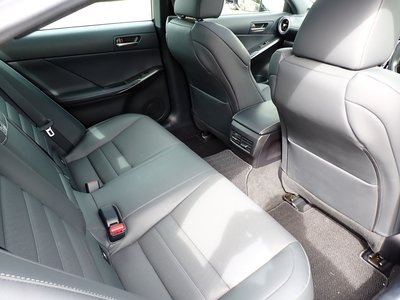 صورة مصغرة 31 لـ 2021 Lexus IS