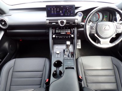 صورة مصغرة 4 لـ 2021 Lexus IS