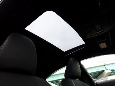صورة مصغرة 3 لـ 2021 Lexus IS