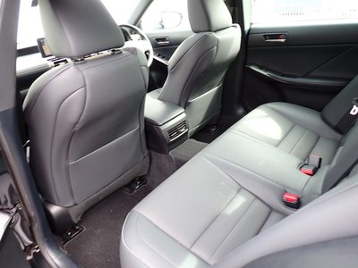 صورة مصغرة 32 لـ 2021 Lexus IS