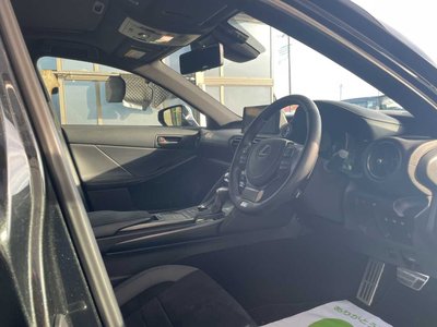 صورة مصغرة 17 لـ 2023 Lexus IS