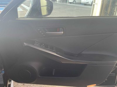 صورة مصغرة 16 لـ 2023 Lexus IS