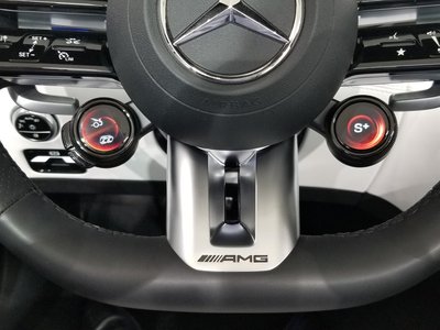 صورة 33 لـ 2025 Mercedes-BENZ SL AMG