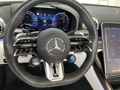 صورة 30 لـ 2025 Mercedes-BENZ SL AMG