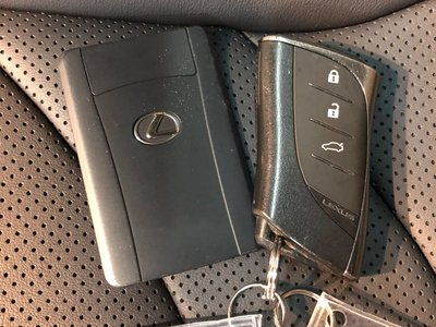 2023 Lexus ES thumbnail 25