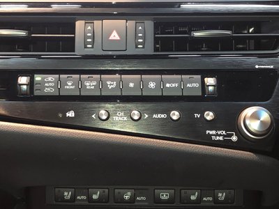 2023 Lexus ES thumbnail 24