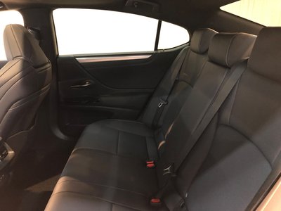 2023 Lexus ES photo 12