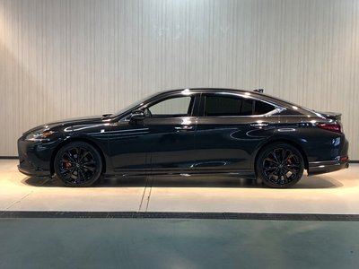 2023 Lexus ES photo 7