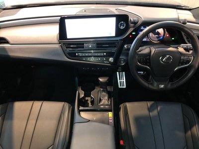 2023 Lexus ES photo 2