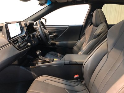 2023 Lexus ES photo 11