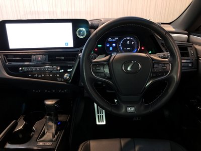 2023 Lexus ES thumbnail 18