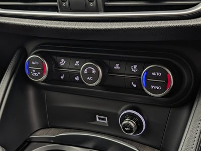 صورة 16 لـ 2024 ALFA Romeo STELVIO