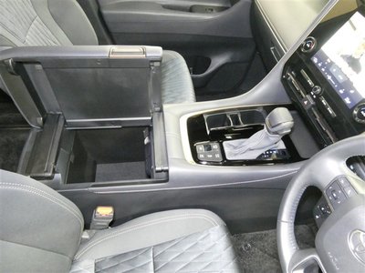 صورة 26 لـ 2025 Toyota ALPHARD