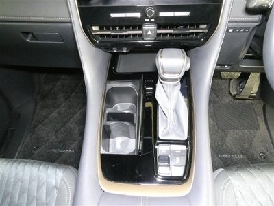 صورة 20 لـ 2025 Toyota ALPHARD