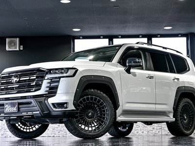 2023 Toyota LAND CRUISER 300 — фото 2