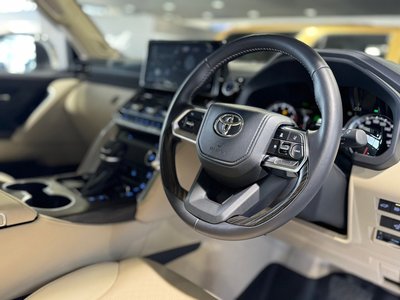 2023 Toyota LAND CRUISER 300 — фото 38