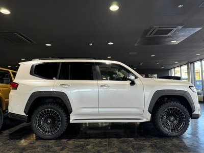 2023 Toyota LAND CRUISER 300 — фото 23