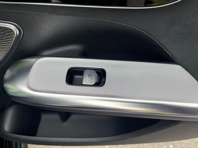 2023 Mercedes-BENZ EQE thumbnail 40