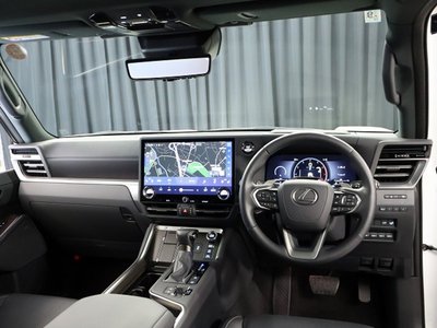 صورة 4 لـ 2025 Lexus GX