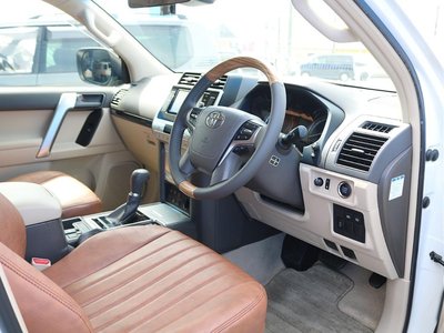 صورة 5 لـ 2018 Toyota LAND CRUISER PRADO