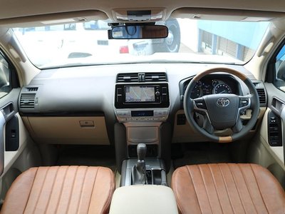 صورة 3 لـ 2018 Toyota LAND CRUISER PRADO