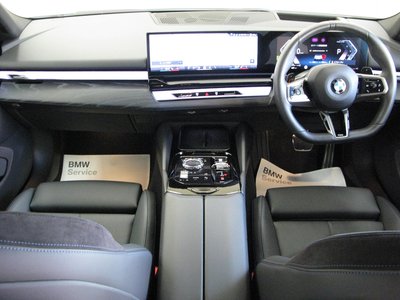 2024 BMW 5 SERIES — фото 4