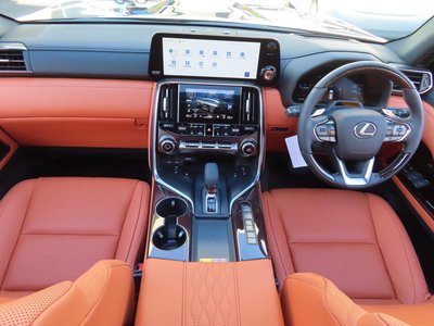 2026 Lexus LX — миниатюра 3
