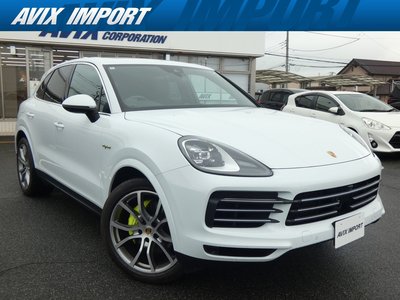 2022 Porsche CAYENNE photo 4