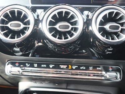 صورة 16 لـ 2019 Mercedes-BENZ A-CLASS AMG