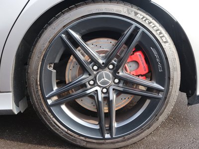 صورة 40 لـ 2019 Mercedes-BENZ A-CLASS AMG