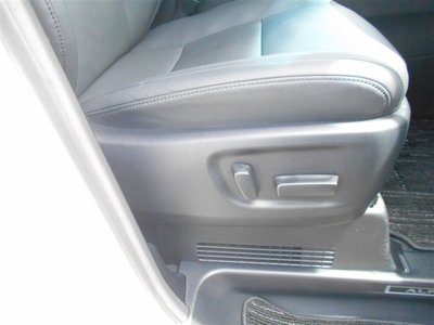 صورة 21 لـ 2023 Toyota ALPHARD