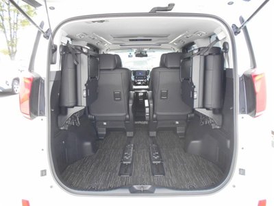 صورة 28 لـ 2023 Toyota ALPHARD