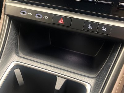 2025 Lexus LBX thumbnail 38