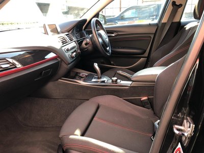 2011 BMW 1 SERIES photo 9