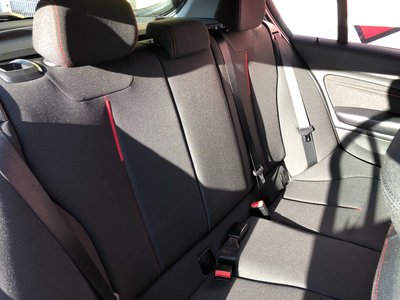 2011 BMW 1 SERIES thumbnail 28