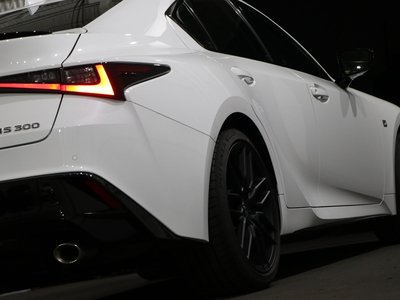 صورة 48 لـ 2024 Lexus IS