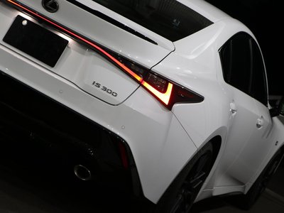 صورة 71 لـ 2024 Lexus IS