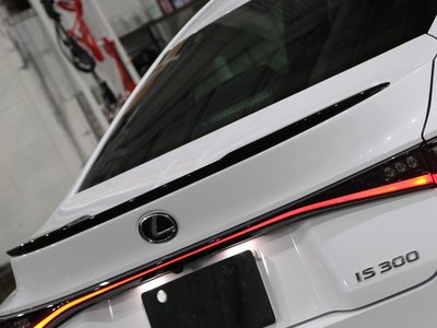 صورة 58 لـ 2024 Lexus IS