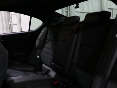 صورة 19 لـ 2024 Lexus IS