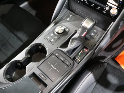 صورة 33 لـ 2024 Lexus IS