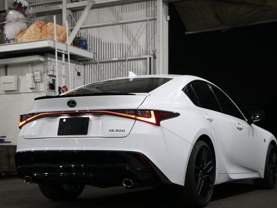 صورة 5 لـ 2024 Lexus IS