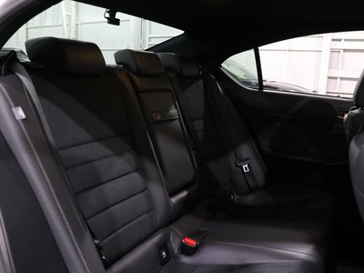 صورة 17 لـ 2024 Lexus IS