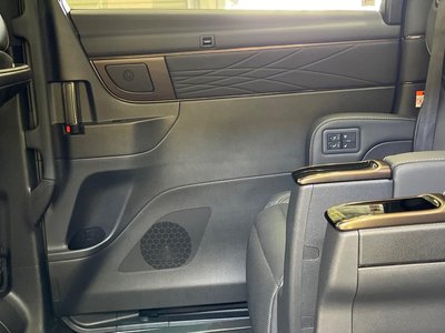 صورة 60 لـ 2025 Toyota ALPHARD