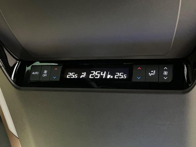 صورة 47 لـ 2025 Toyota ALPHARD