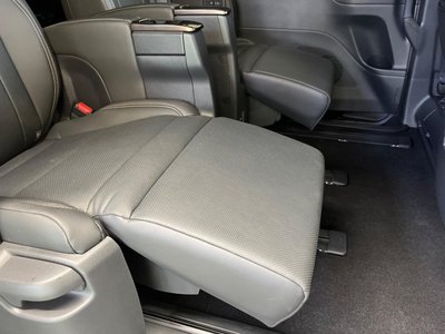 صورة 45 لـ 2025 Toyota ALPHARD