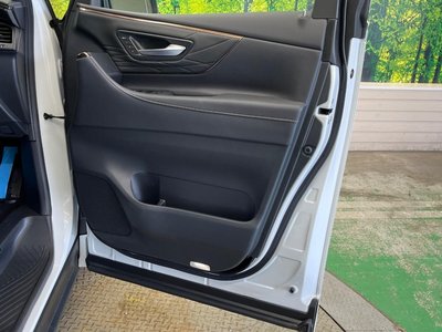صورة 61 لـ 2025 Toyota ALPHARD