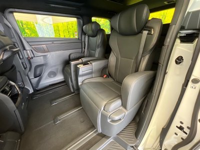صورة 52 لـ 2025 Toyota ALPHARD
